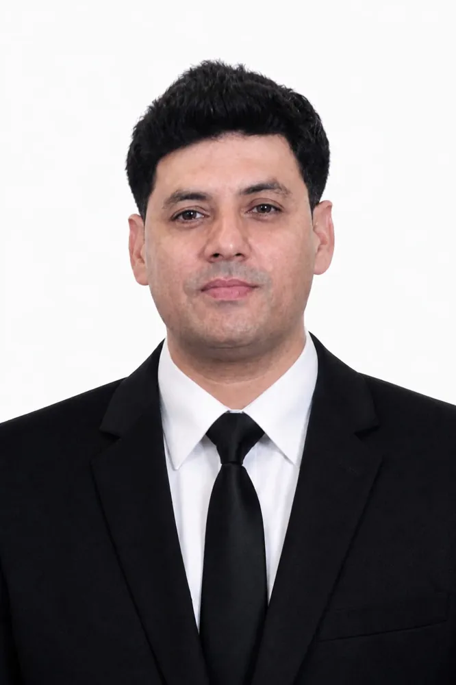 Abid Shah, Director